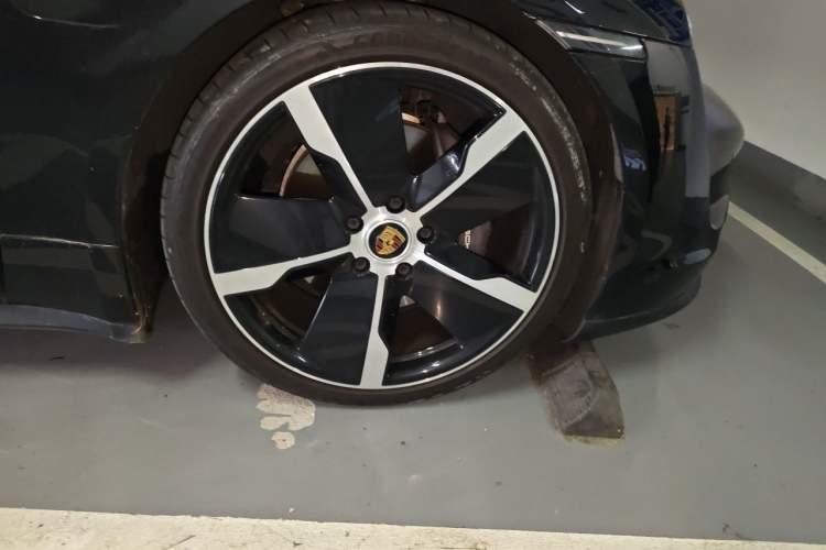 Used Porsche Taycan 2020 Taycan Right Front Wheel Hub