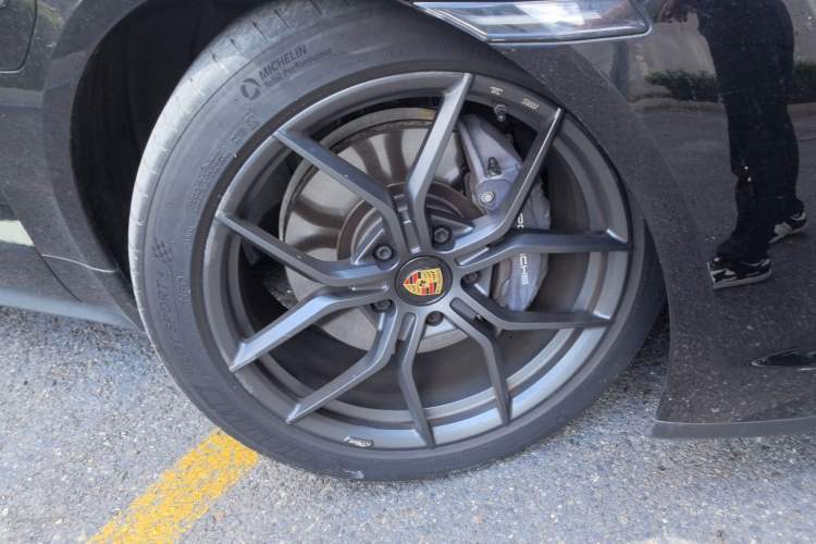 Used Porsche Taycan 2020 Taycan Right Front Wheel Hub