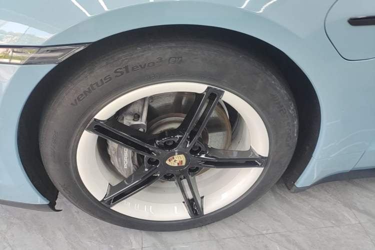 Used Porsche Taycan 2020 Taycan Left Front Wheel Hub