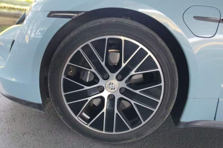Used Porsche Taycan 2020 Taycan Left Front Wheel Hub