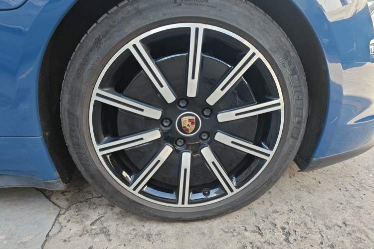 Used Porsche Taycan 2020 Taycan Right Front Wheel Hub