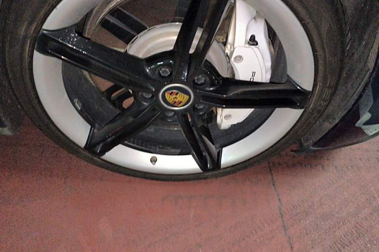 Used Porsche Taycan 2020 Taycan Right Front Wheel Hub