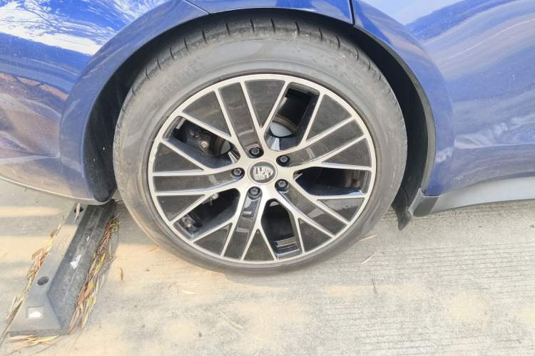 Used Porsche Taycan 2020 Taycan Right Rear Wheel Hub
