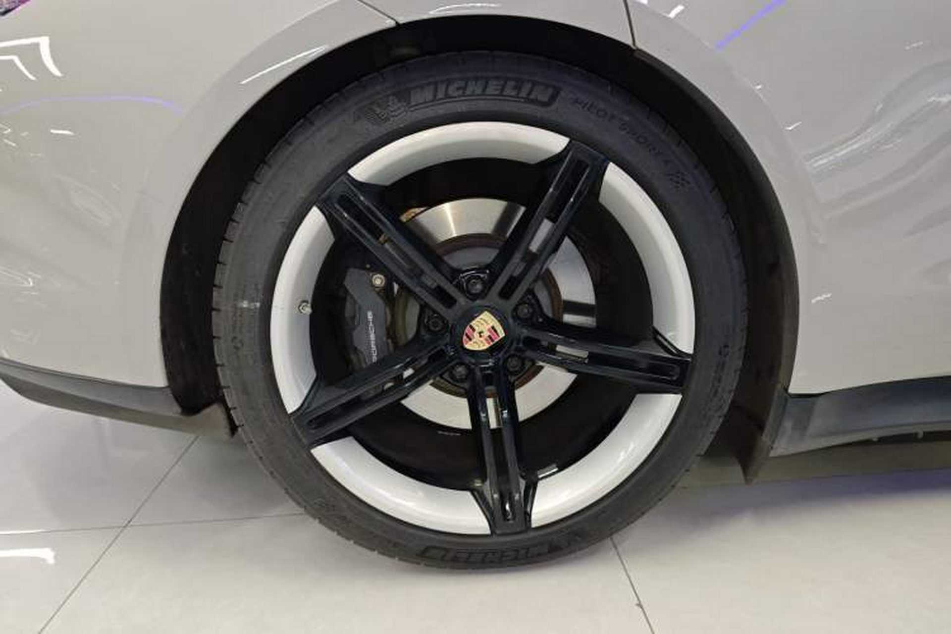 Used Porsche Taycan 2020 Taycan Right Rear Wheel Hub