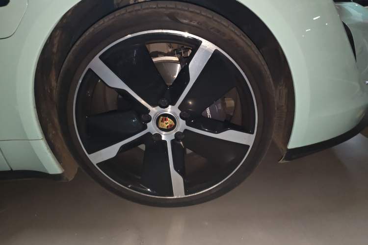 Used Porsche Taycan 2020 Taycan Right Front Wheel Hub