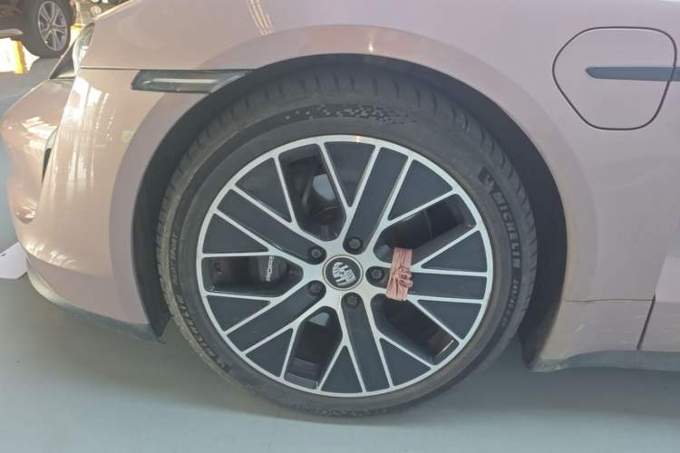 Used Porsche Taycan 2020 Taycan Left Front Wheel Hub