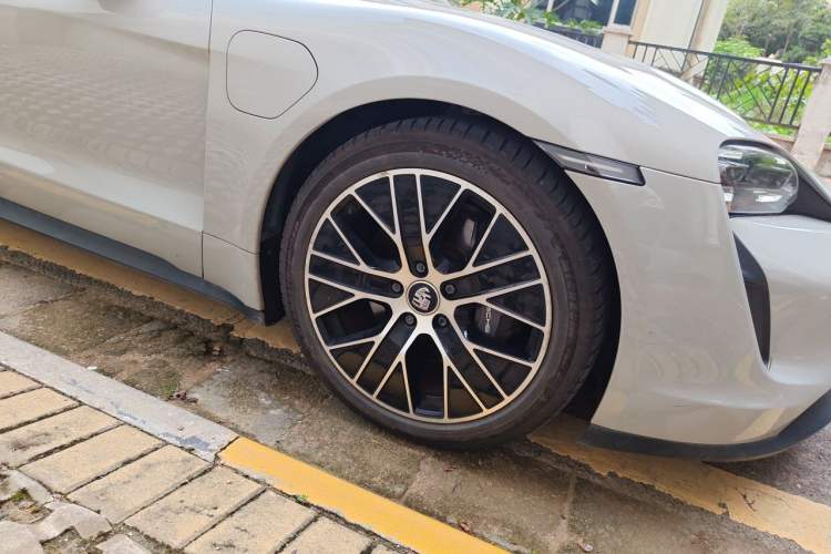 Used Porsche Taycan 2020 Taycan Right Front Wheel Hub