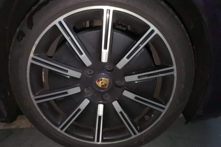 Used Porsche Taycan 2020 Taycan Right Front Wheel Hub