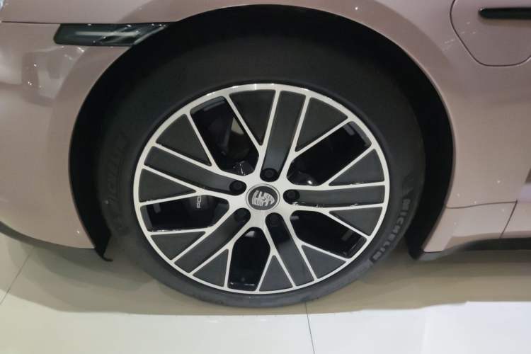 Used Porsche Taycan 2020 Taycan Left Front Wheel Hub