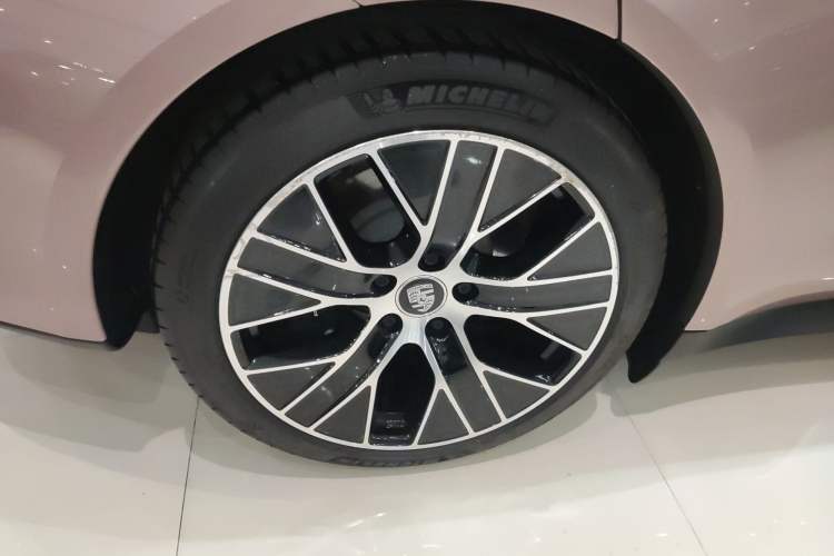 Used Porsche Taycan 2020 Taycan Right Rear Wheel Hub