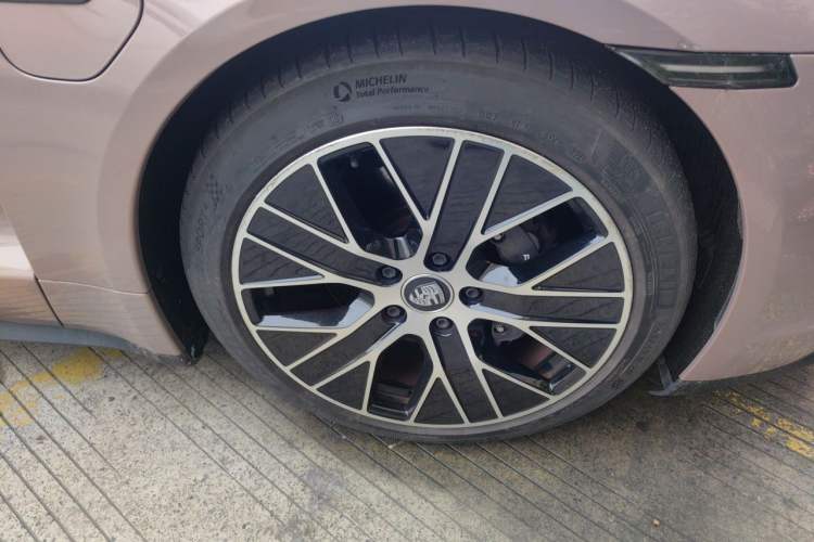 Used Porsche Taycan 2020 Taycan Right Front Wheel Hub