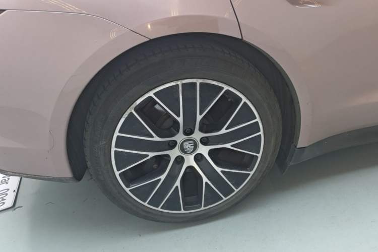 Used Porsche Taycan 2020 Taycan Right Rear Wheel Hub