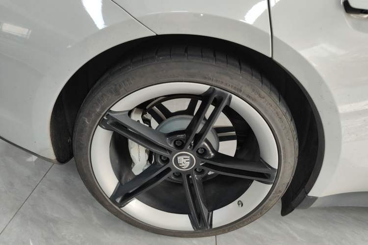 Used Porsche Taycan 2020 Taycan Right Rear Wheel Hub