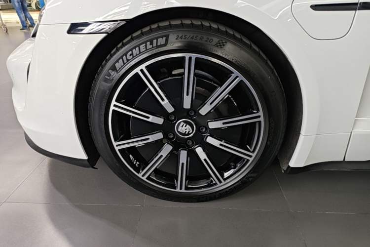 Used Porsche Taycan 2020 Taycan Left Front Wheel Hub