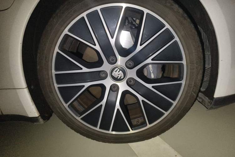 Used Porsche Taycan 2020 Taycan Right Front Wheel Hub