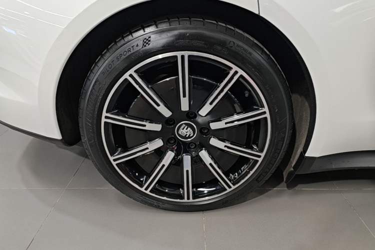 Used Porsche Taycan 2020 Taycan Right Rear Wheel Hub