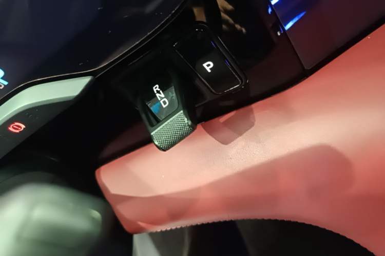 Used Porsche Taycan 2022-Year Updated Taycan Gear Lever