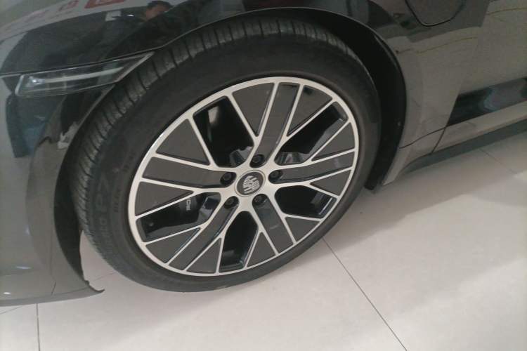 Used Porsche Taycan 2022 Taycan Left Front Wheel Hub