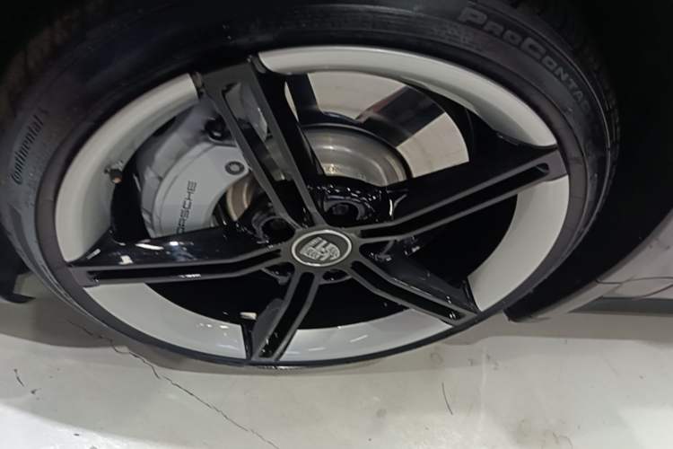 Used Porsche Taycan 2022-Year Updated Taycan Left Front Wheel Hub