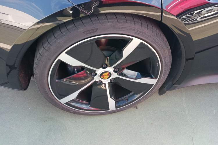 Used Porsche Taycan 2022-Year Updated Taycan Right Rear Wheel Hub