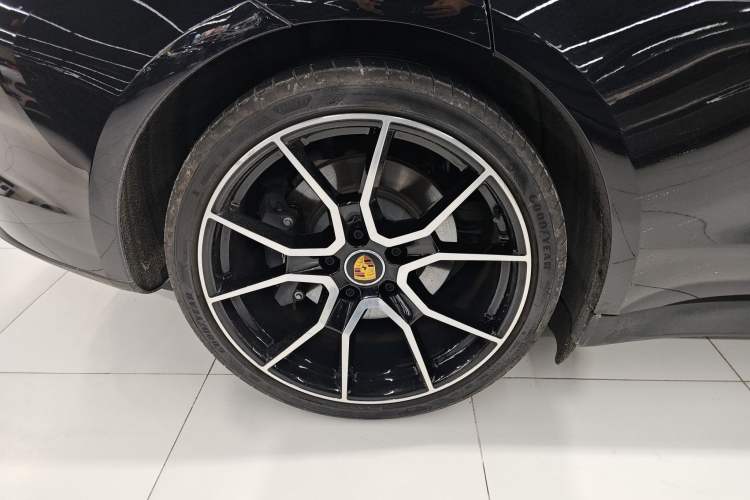 Used Porsche Taycan 2022 Taycan Right Rear Wheel Hub
