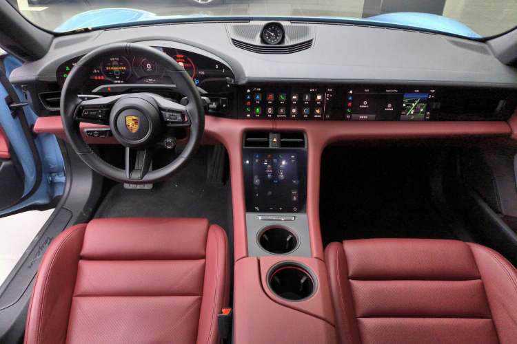 Used Porsche Taycan 2022-Year Updated Taycan Center Console