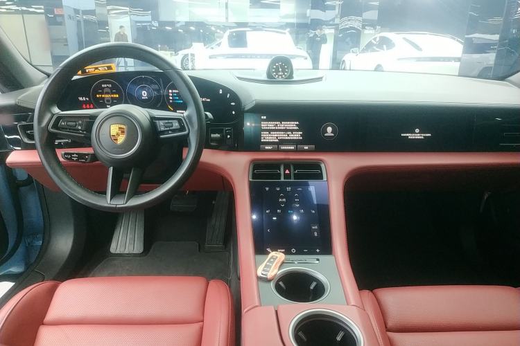 Used Porsche Taycan 2022-Year Updated Taycan Center Console