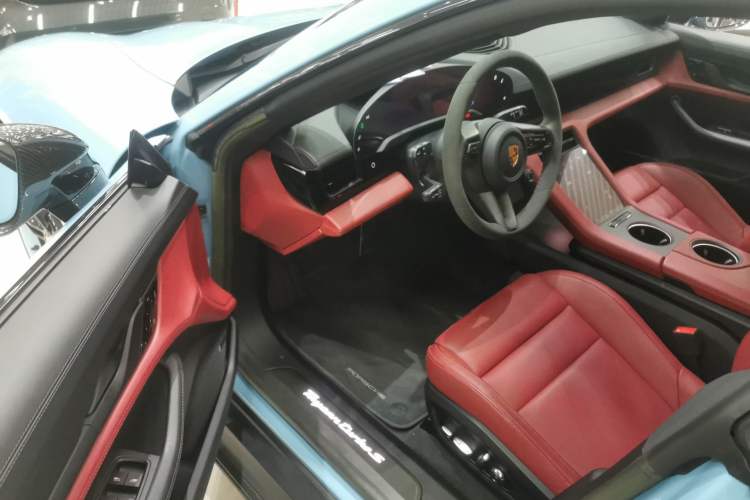 Used Porsche Taycan 2022-Year Updated Taycan Driver Seat