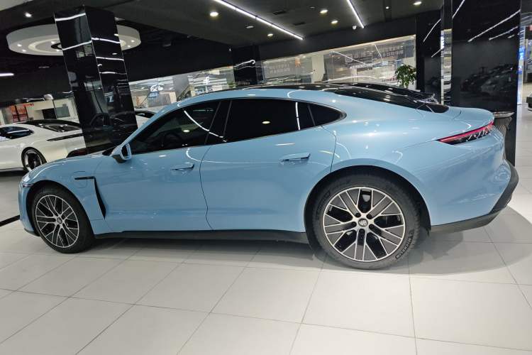 Used Porsche Taycan 2022-Year Updated Taycan Exterior 3