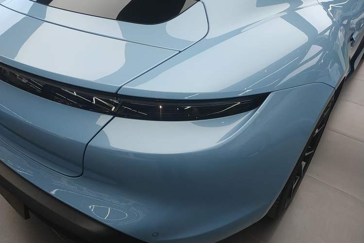 Used Porsche Taycan 2022-Year Updated Taycan Exterior 3