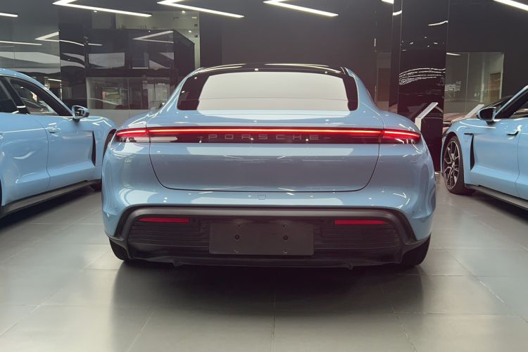 Used Porsche Taycan 2022-Year Updated Taycan Exterior 4