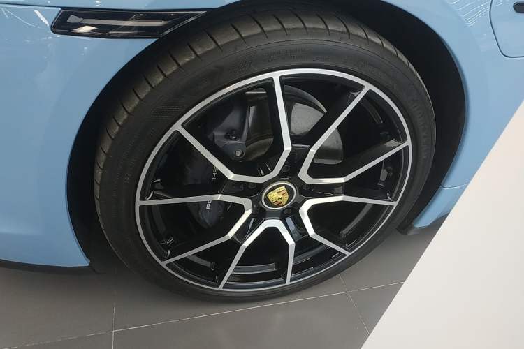 Used Porsche Taycan 2022-Year Updated Taycan Exterior 4
