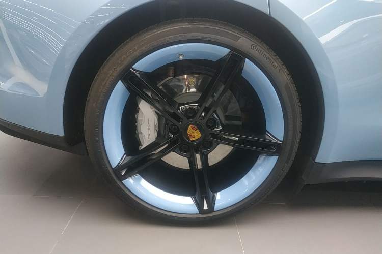 Used Porsche Taycan 2022-Year Updated Taycan Exterior 5