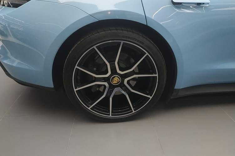 Used Porsche Taycan 2022-Year Updated Taycan Exterior 5