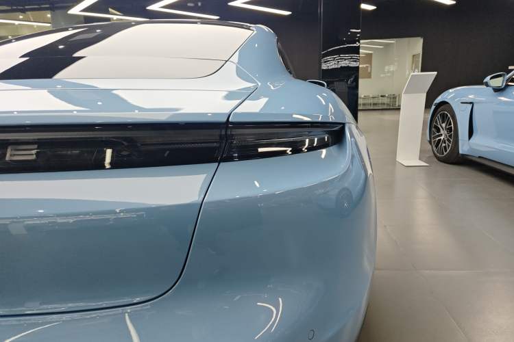 Used Porsche Taycan 2022-Year Updated Taycan Exterior 6