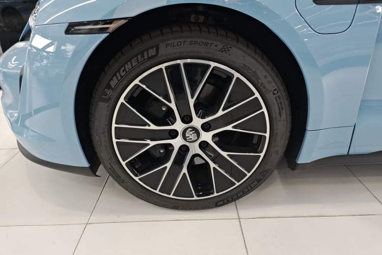 Used Porsche Taycan 2022-Year Updated Taycan Exterior 7