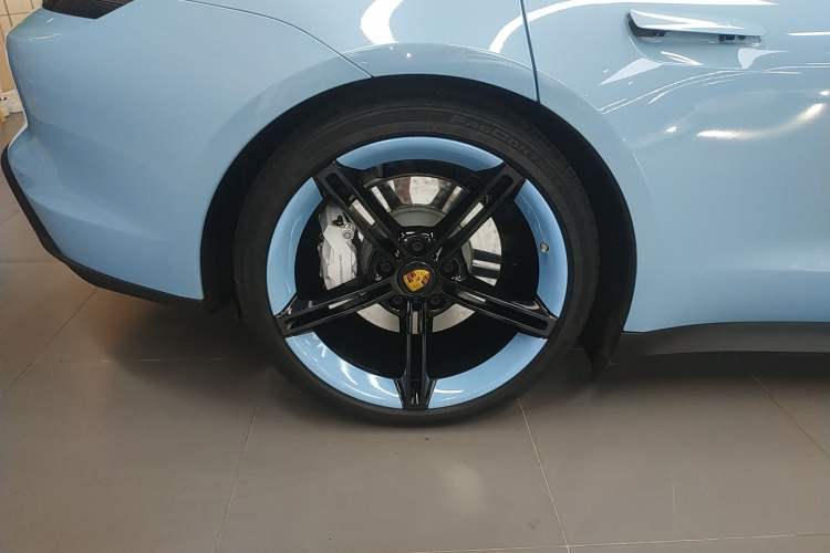 Used Porsche Taycan 2022-Year Updated Taycan Exterior 8