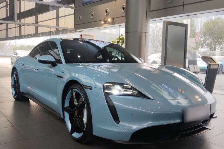 Used Porsche Taycan 2022 Taycan Front Right 45 Deg