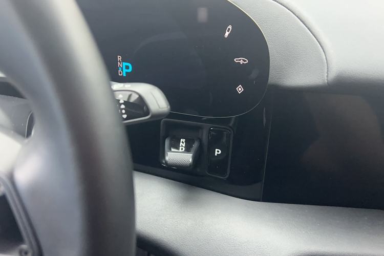 Used Porsche Taycan 2022-Year Updated Taycan Gear Lever
