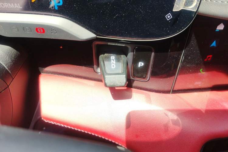 Used Porsche Taycan 2022-Year Updated Taycan Gear Lever