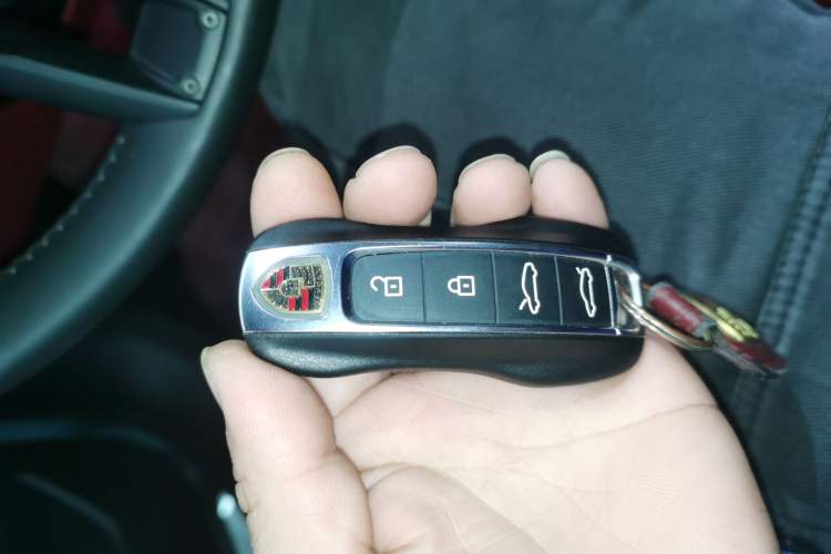Used Porsche Taycan 2022-Year Updated Taycan Interior 1