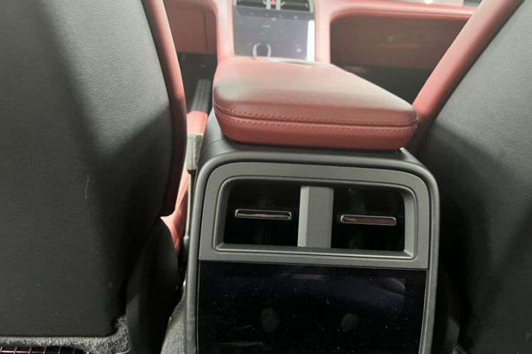 Used Porsche Taycan 2022-Year Updated Taycan Interior 10