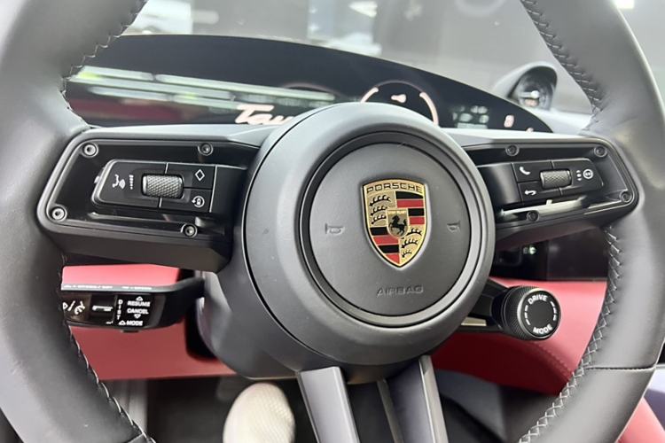 Used Porsche Taycan 2022-Year Updated Taycan Interior 11