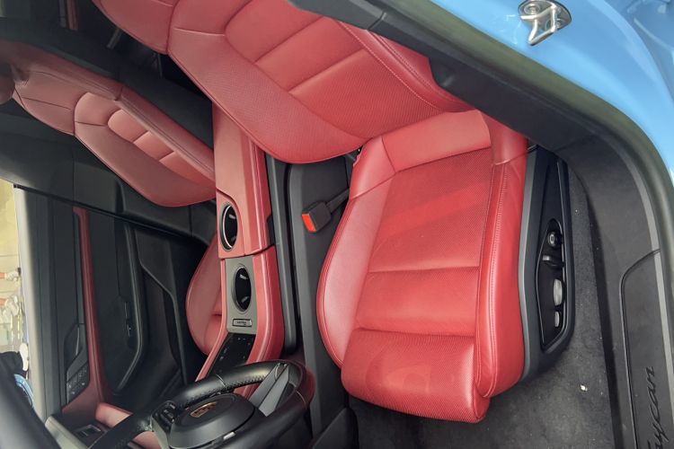 Used Porsche Taycan 2022-Year Updated Taycan Interior 2