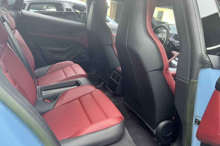 Used Porsche Taycan 2022-Year Updated Taycan Interior 2
