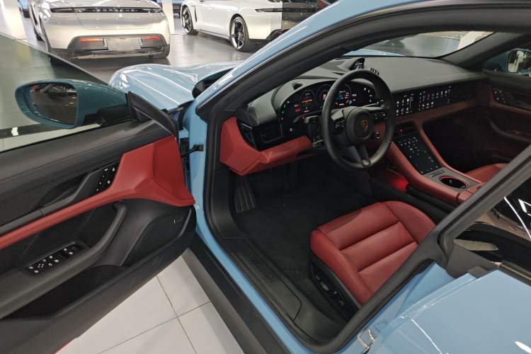 Used Porsche Taycan 2022-Year Updated Taycan Interior 3