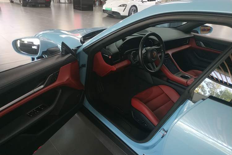 Used Porsche Taycan 2022-Year Updated Taycan Interior 3