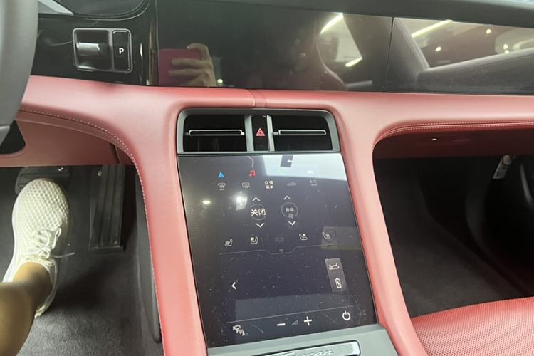 Used Porsche Taycan 2022-Year Updated Taycan Interior 3