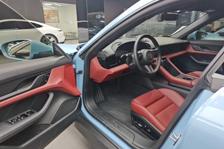 Used Porsche Taycan 2022-Year Updated Taycan Interior 3