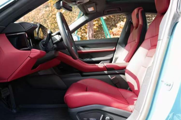 Used Porsche Taycan 2022-Year Updated Taycan Interior 4